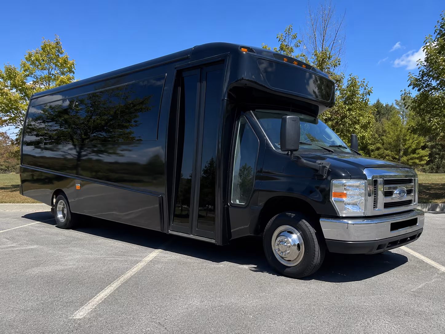 minibus rentals for hialeah and doral prom groups heading to miami beach