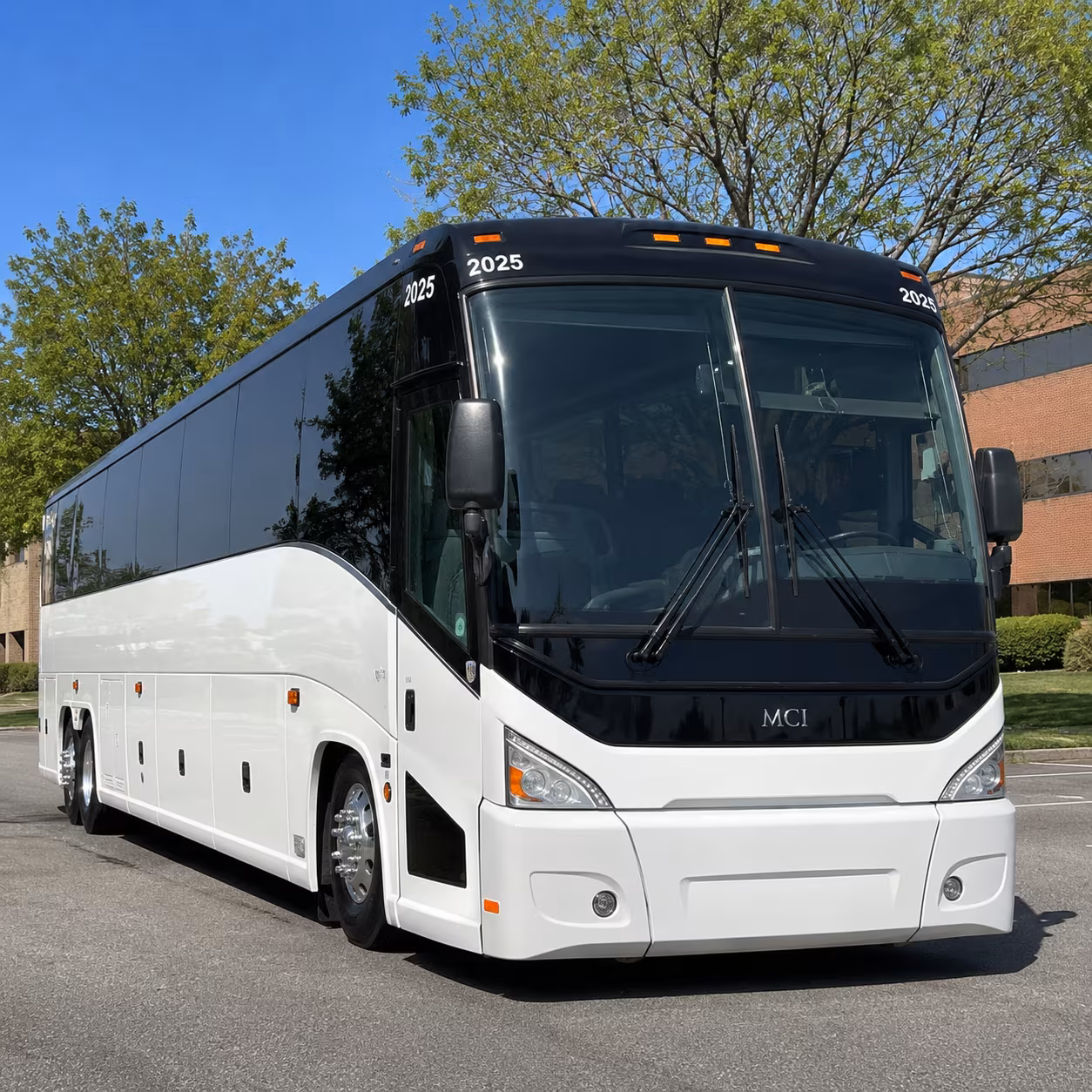 shuttle your team between miami beach hotels and the convention center